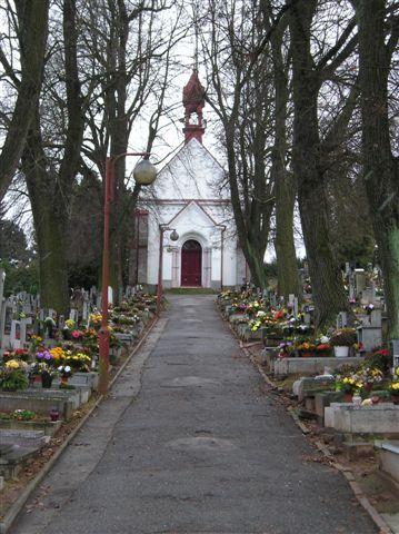 Hřbitov - pohled na kapli